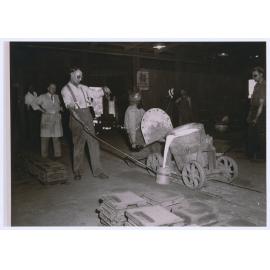 Casting iron components for washing machines at Emmco factory, Orange