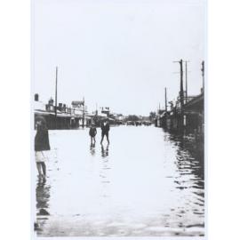 Lords Place, Orange in flood