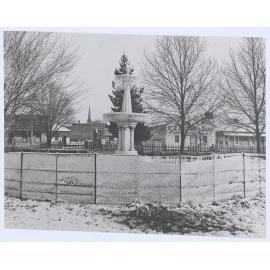 Whitney Fountain, Robertson Park