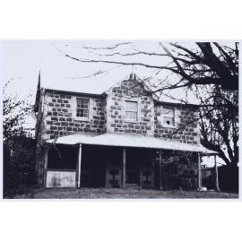 Residence, Orange
