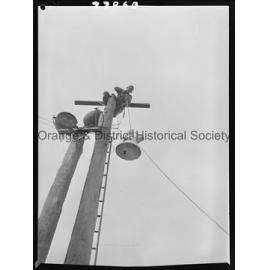 Erecting street lights
