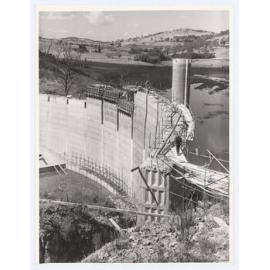 Construction of Suma Park Dam