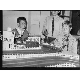 Slot car racing circuit