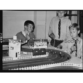 Slot car racing circuit
