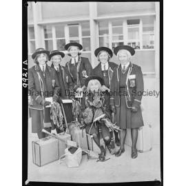 Arrival of Dubbo High School's Astley Cup team