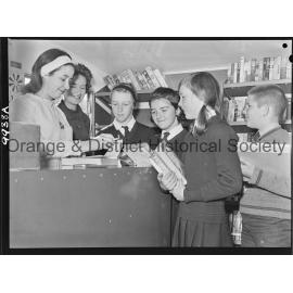 Bookmobiles visit Orange schools during Book Week