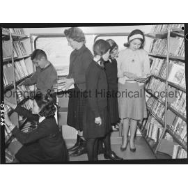 Bookmobiles visit Orange schools during Book Week