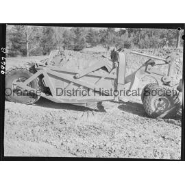 Buttsworth earth scoop