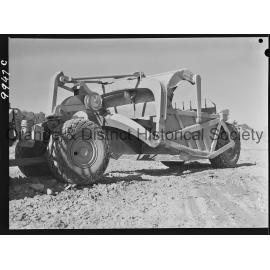 Buttsworth earth scoop