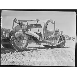 Buttsworth earth scoop