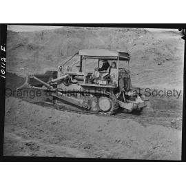 Buttsworth earth scoop