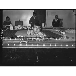 Slot car racing circuit