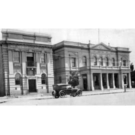 Orange Town Hall on right with the Memorial Hall to the left