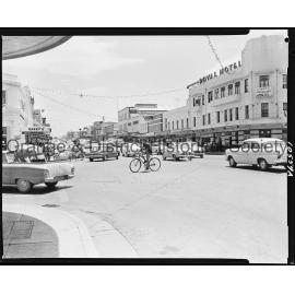 After-Christmas shopping crowds