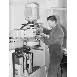 Mr Maurie Gould