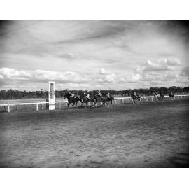 Orange Cup race finishes