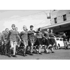 Primary School children at Anzac Day march
