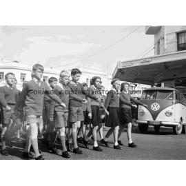 Primary School children at Anzac Day march