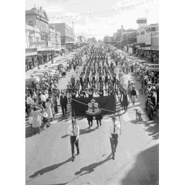 Secondary School children at Anzac Day march