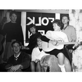 Orange folk singers