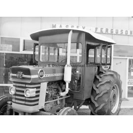 Tractor canopy
