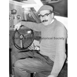 Dr L G Deithe's cabin cruiser 