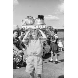 Glenroi School hat parade