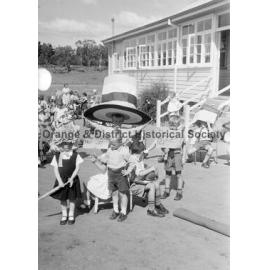 Glenroi School hat parade