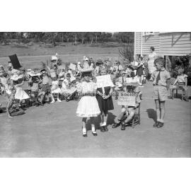 Glenroi School hat parade