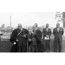 Lieutenant General R G Pollard with Mayor Alan Ridley