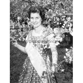 Cherry Blossom Queen Maureen Kelly at picnic