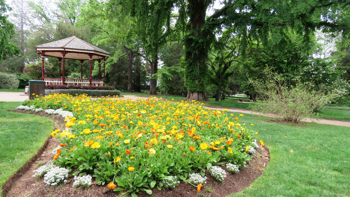 Cook Park, Orange with bandstand