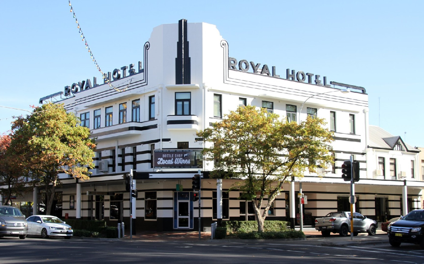 Royal Hotel, Lords Place, Orange, NSW