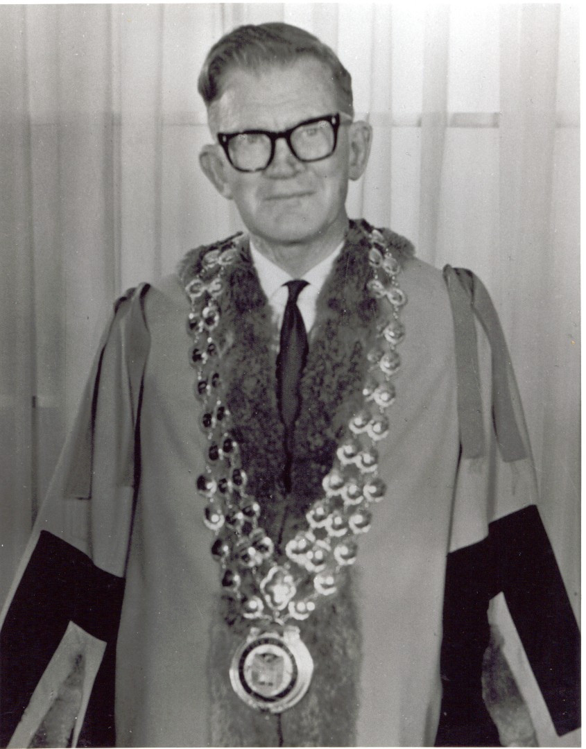 Reginald Joseph Cutcliffe, mayor of Orange 1968. Image courtesy Orange City Library.